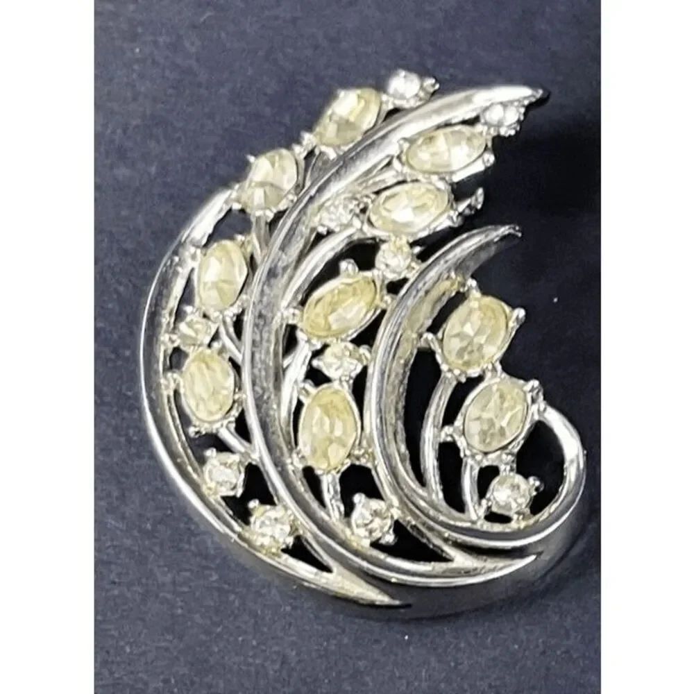Vintage Trifari Brooch